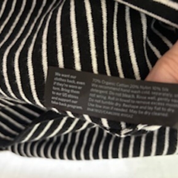 Eileen Fisher V-Neck Black and White Sweater - Picture 4 of 5